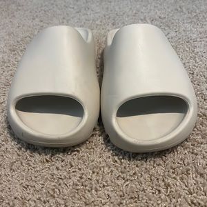 Tan yeezy slides